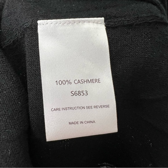 Ann Mashburn 100% Cashmere $495 Black Turtleneck Sweater 658 - Picture 3 of 5
